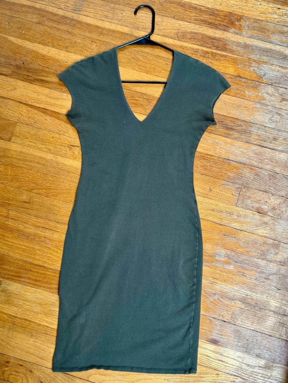 Of Earth & Salt Olive Green Minimalist Midi Dress (Small)